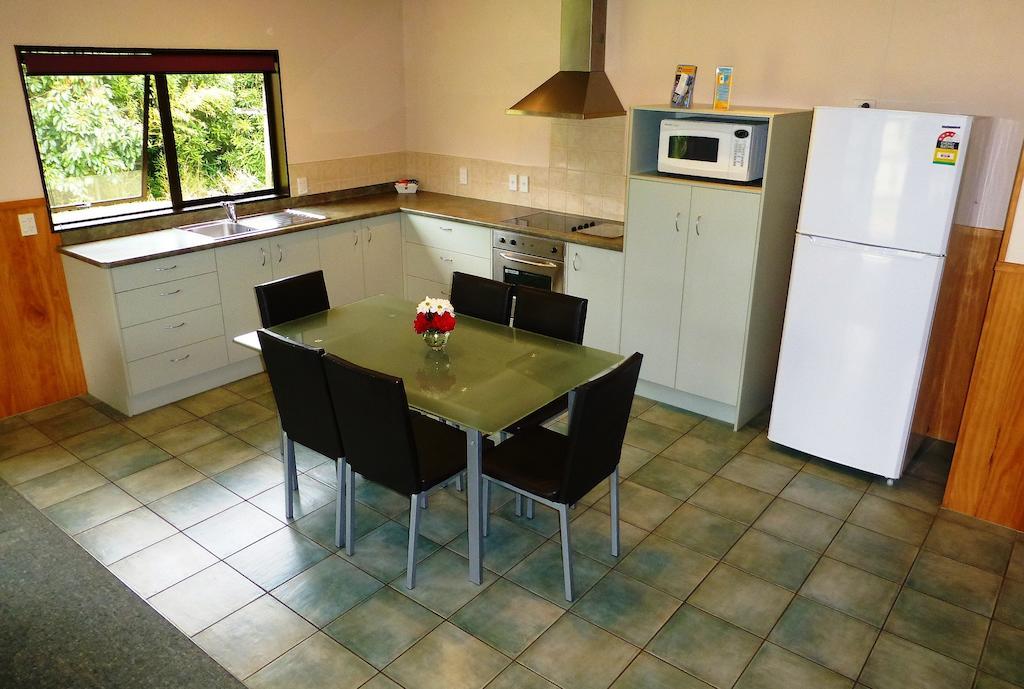 Whangarei Top 10 Holiday Park Habitación foto